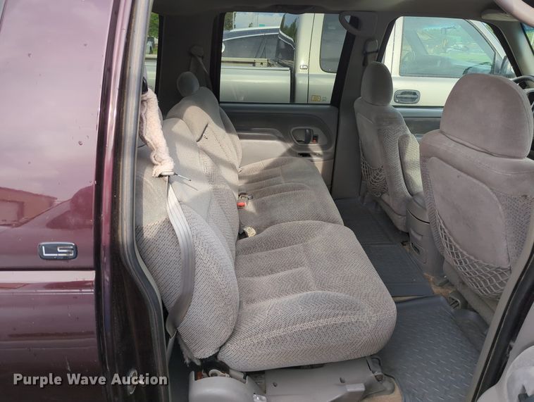 image for item MO9029 1996 Chevrolet Suburban  SUV