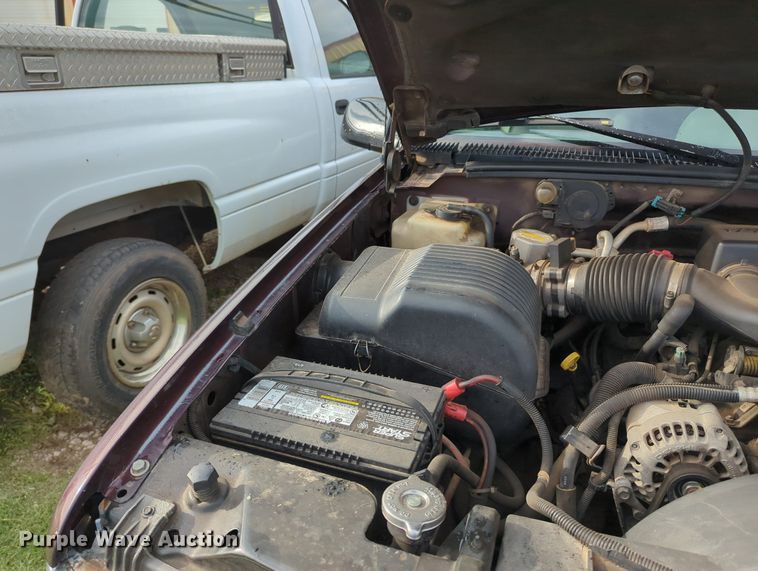 image for item MO9029 1996 Chevrolet Suburban  SUV