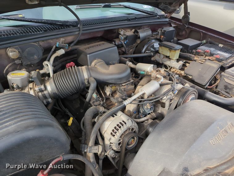 image for item MO9029 1996 Chevrolet Suburban  SUV