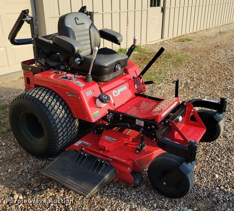 image for item MO9629 2020 Country Clipper Boss XL 1525  ZTR lawn mower