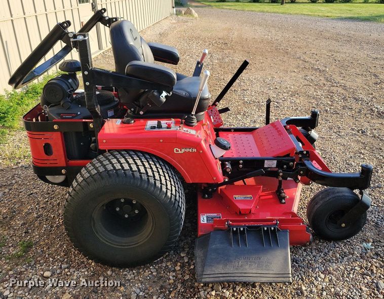 image for item MO9629 2020 Country Clipper Boss XL 1525  ZTR lawn mower