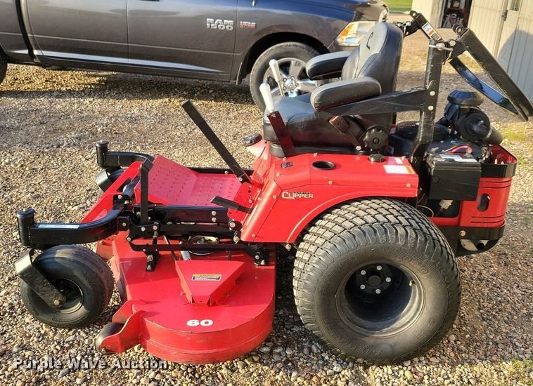 image for item MO9629 2020 Country Clipper Boss XL 1525  ZTR lawn mower