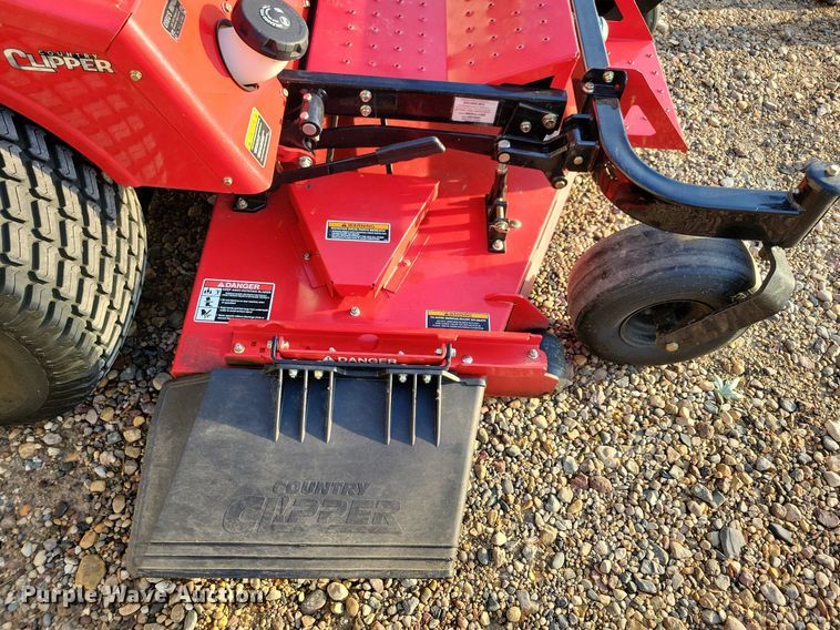 image for item MO9629 2020 Country Clipper Boss XL 1525  ZTR lawn mower