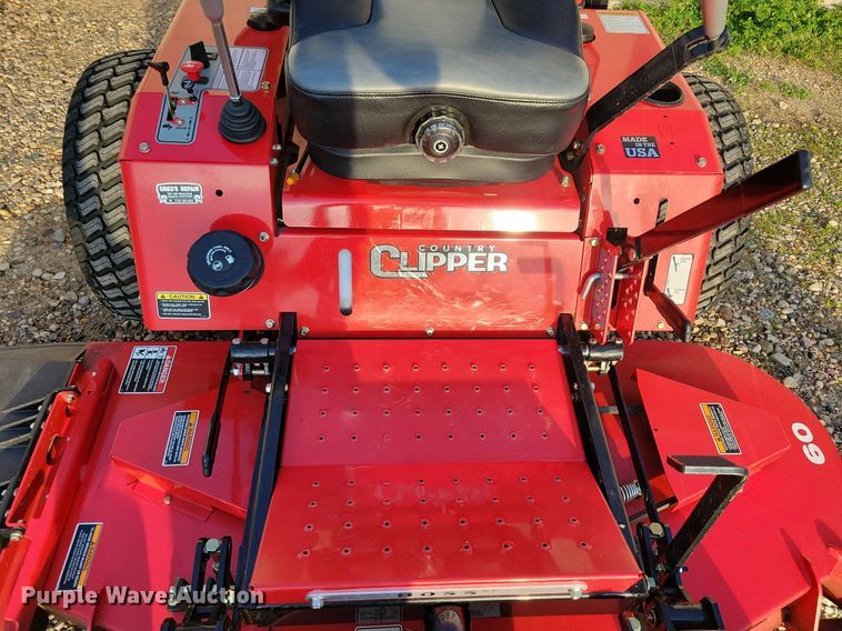 image for item MO9629 2020 Country Clipper Boss XL 1525  ZTR lawn mower