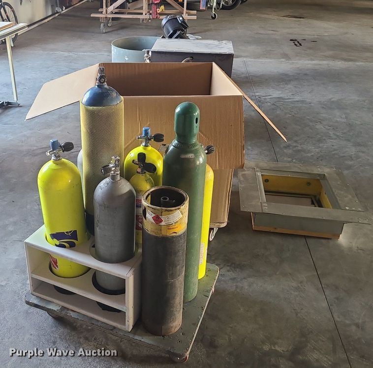 image for item MO9835 Tools