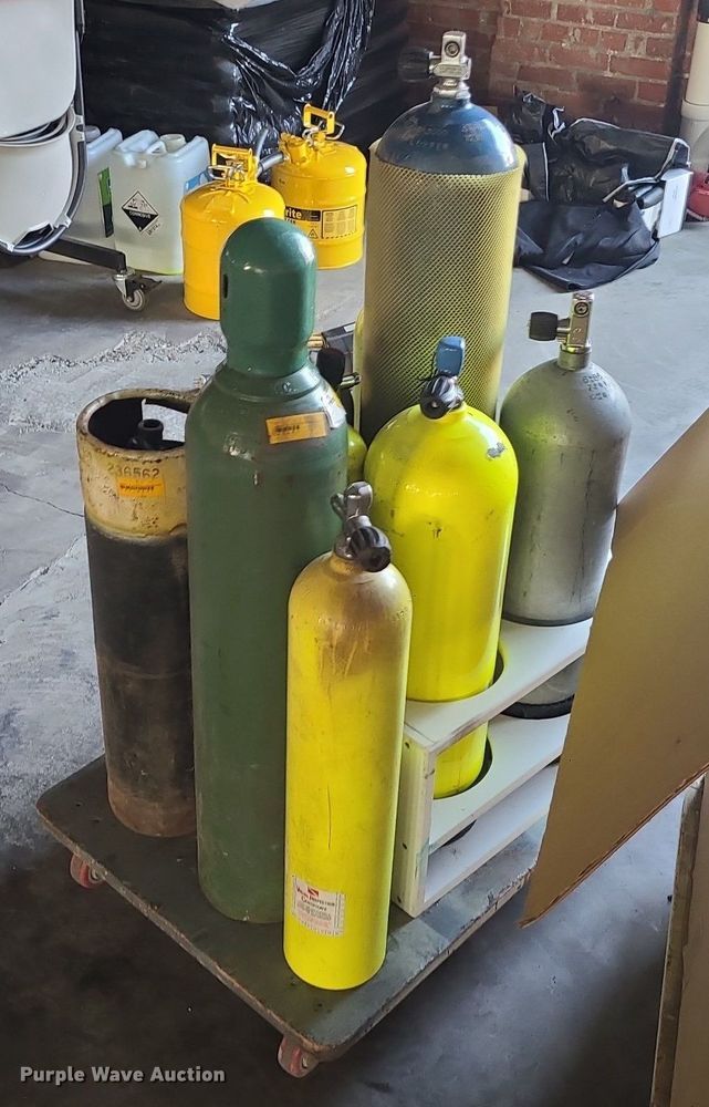 image for item MO9835 Tools