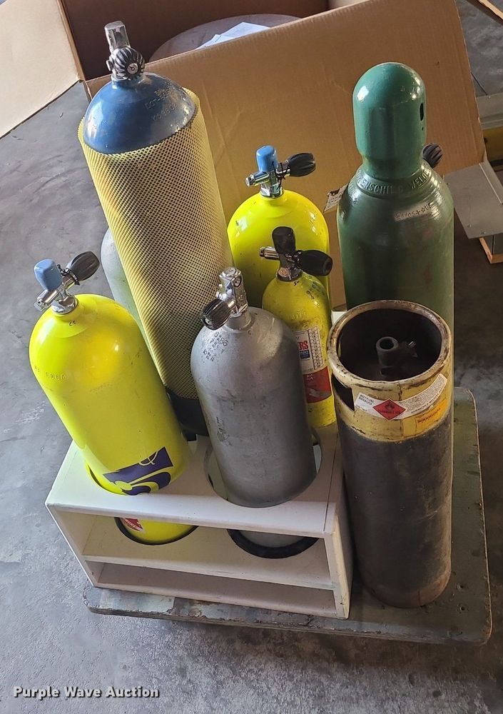 image for item MO9835 Tools