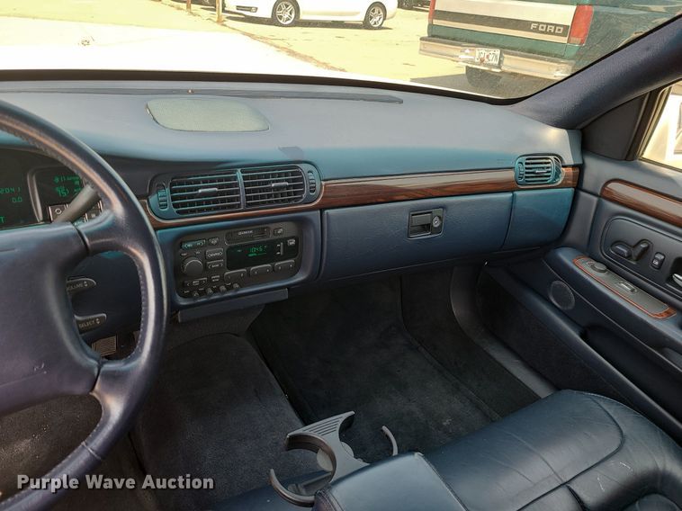 image for item MO9838 1997 Cadillac Krystal Koach  hearse