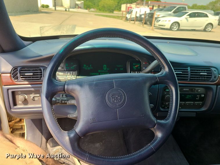 image for item MO9838 1997 Cadillac Krystal Koach  hearse