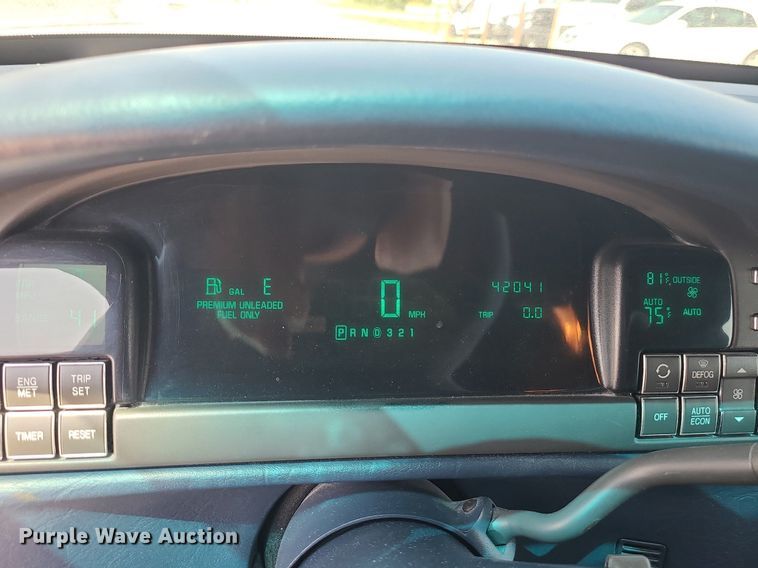 image for item MO9838 1997 Cadillac Krystal Koach  hearse