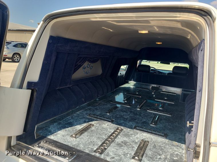 image for item MO9838 1997 Cadillac Krystal Koach  hearse