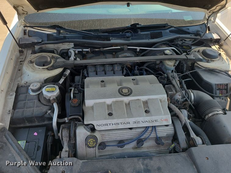 image for item MO9838 1997 Cadillac Krystal Koach  hearse