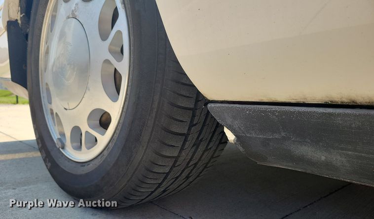 image for item MO9838 1997 Cadillac Krystal Koach  hearse