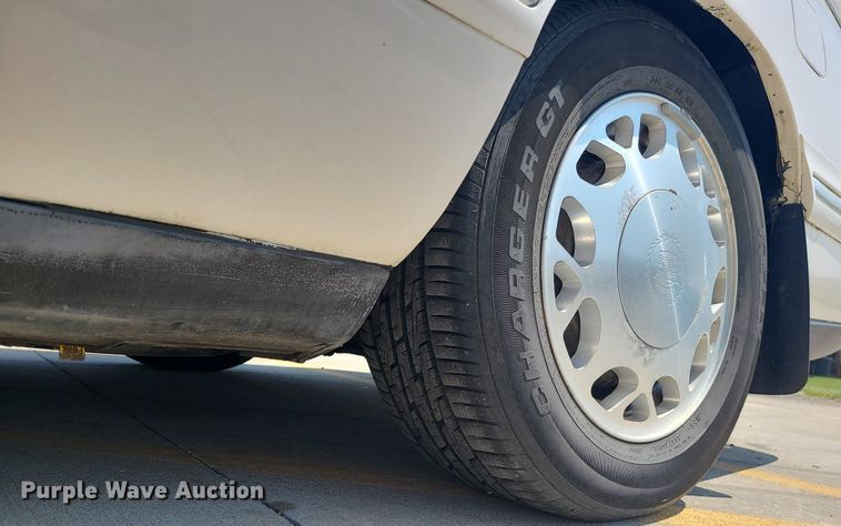 image for item MO9838 1997 Cadillac Krystal Koach  hearse