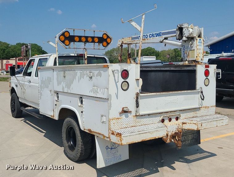 image for item MO9839 1997 Ford F350  utility bed pickup truck