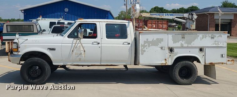 image for item MO9839 1997 Ford F350  utility bed pickup truck