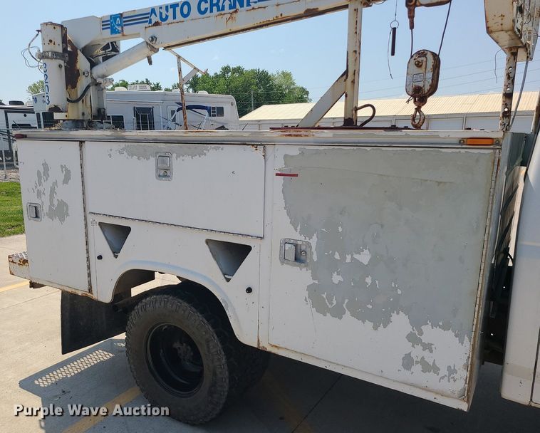 image for item MO9839 1997 Ford F350  utility bed pickup truck