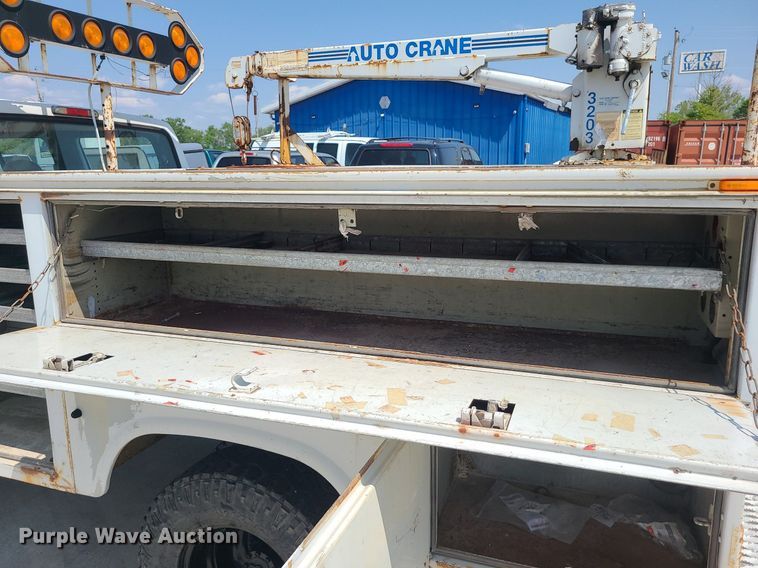 image for item MO9839 1997 Ford F350  utility bed pickup truck