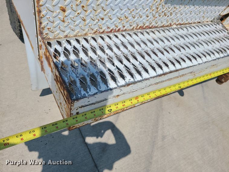 image for item MO9839 1997 Ford F350  utility bed pickup truck