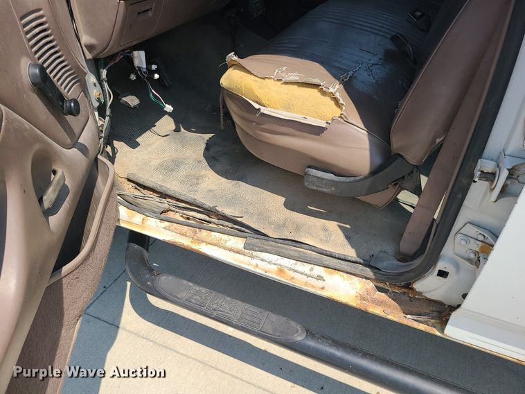 image for item MO9839 1997 Ford F350  utility bed pickup truck