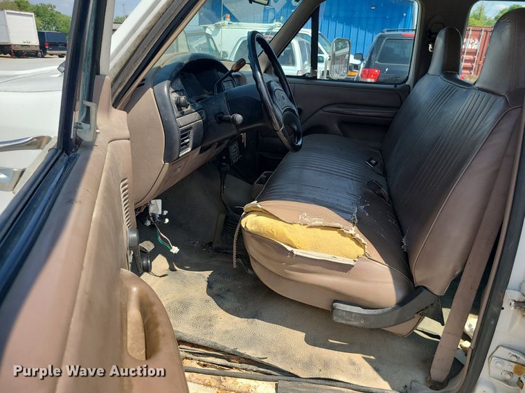 image for item MO9839 1997 Ford F350  utility bed pickup truck