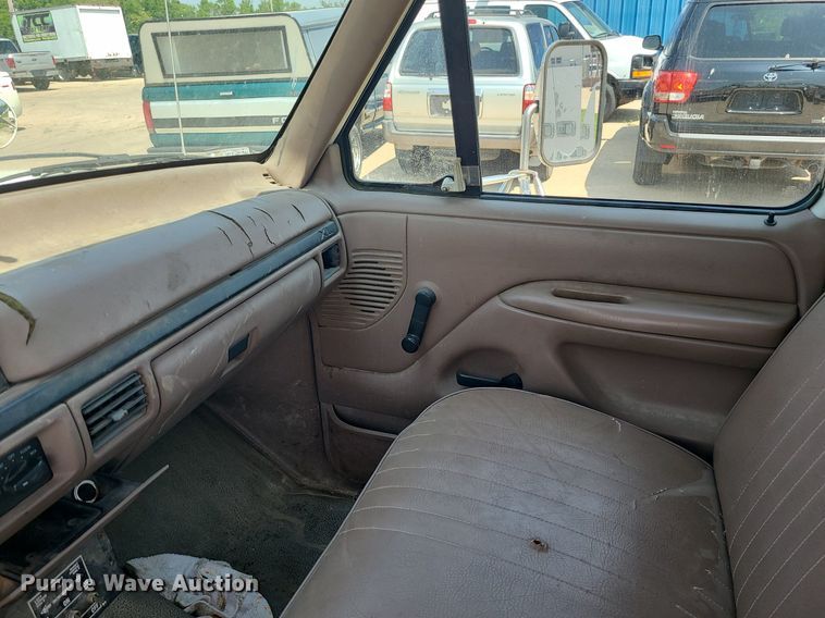 image for item MO9839 1997 Ford F350  utility bed pickup truck