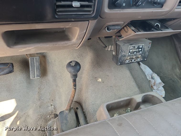 image for item MO9839 1997 Ford F350  utility bed pickup truck