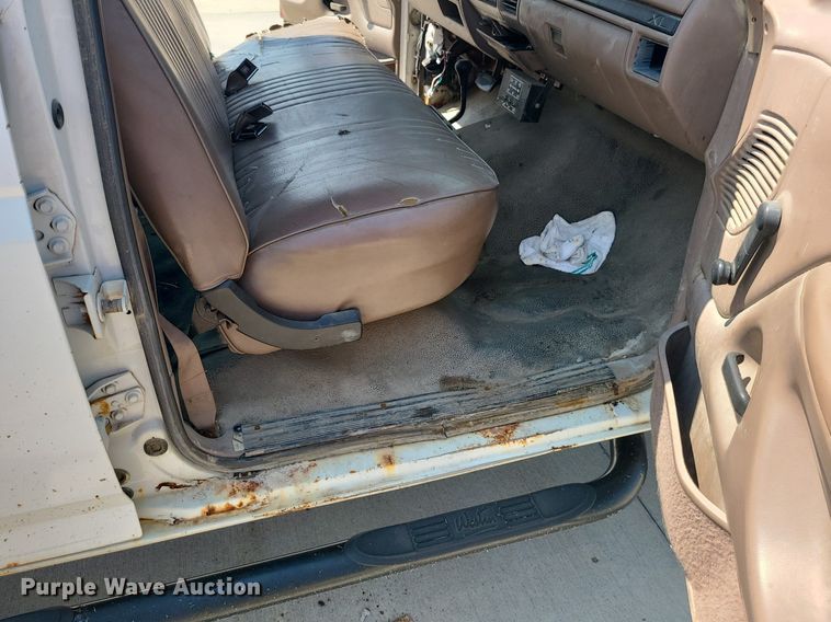 image for item MO9839 1997 Ford F350  utility bed pickup truck