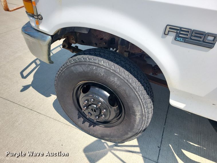 image for item MO9839 1997 Ford F350  utility bed pickup truck