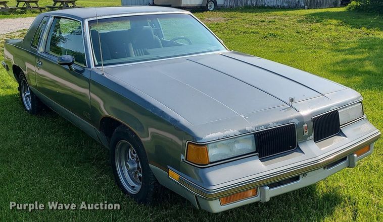 image for item MO9849 1987 Oldsmobile Cutlass Supreme