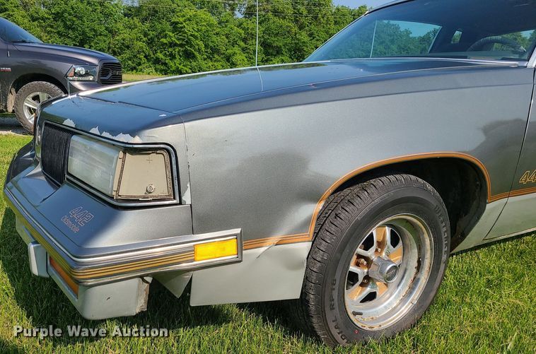 image for item MO9849 1987 Oldsmobile Cutlass Supreme