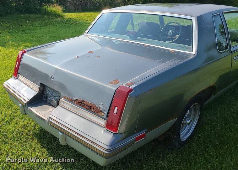 image for item MO9849 1987 Oldsmobile Cutlass Supreme