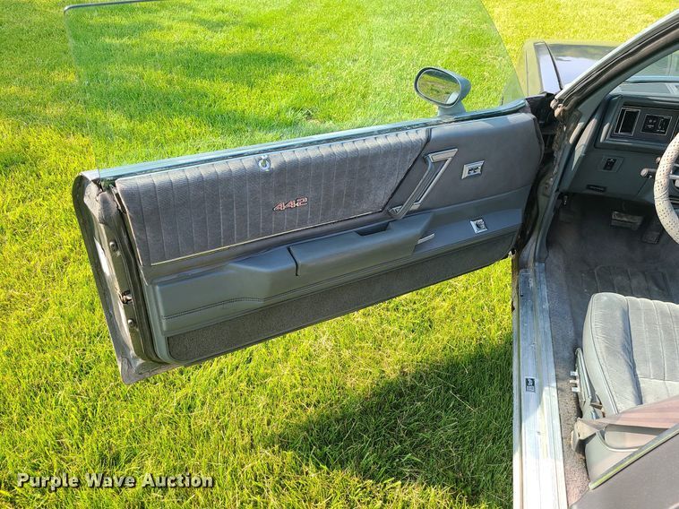 image for item MO9849 1987 Oldsmobile Cutlass Supreme