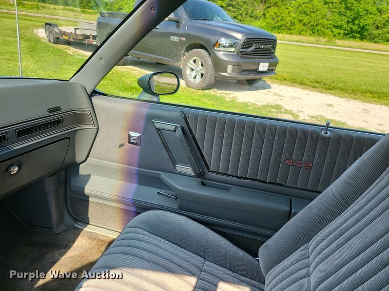 image for item MO9849 1987 Oldsmobile Cutlass Supreme