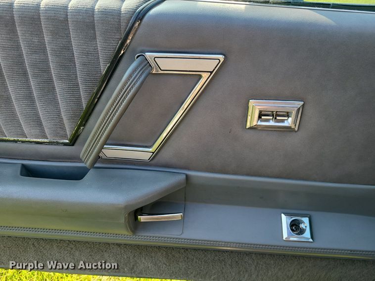 image for item MO9849 1987 Oldsmobile Cutlass Supreme