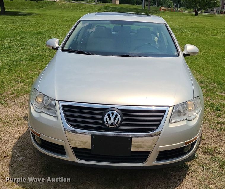 image for item MO9851 2010 Volkswagen Passat