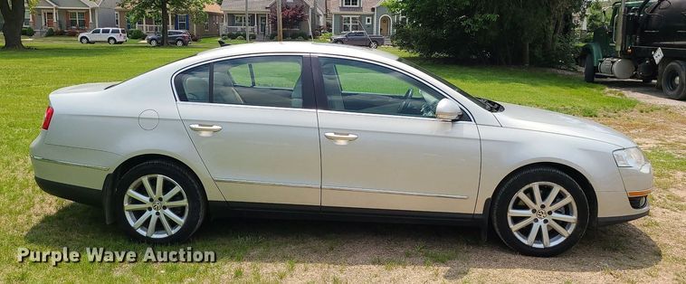 image for item MO9851 2010 Volkswagen Passat