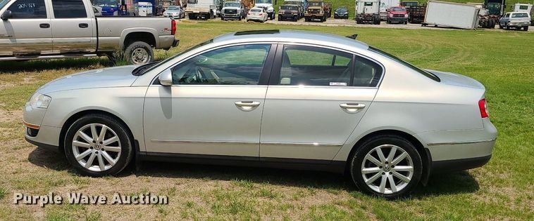 image for item MO9851 2010 Volkswagen Passat