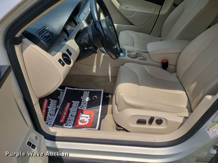 image for item MO9851 2010 Volkswagen Passat