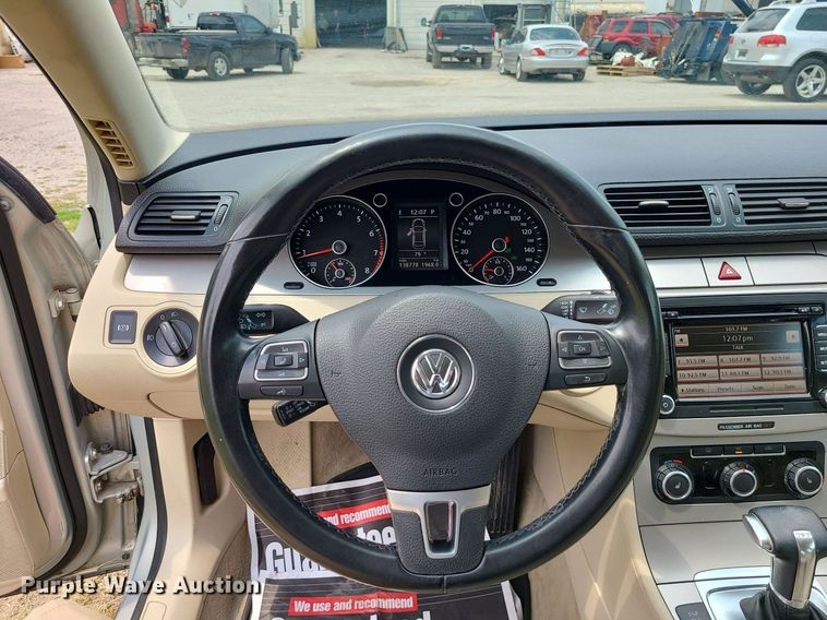 image for item MO9851 2010 Volkswagen Passat