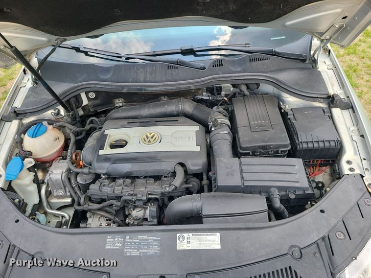 image for item MO9851 2010 Volkswagen Passat