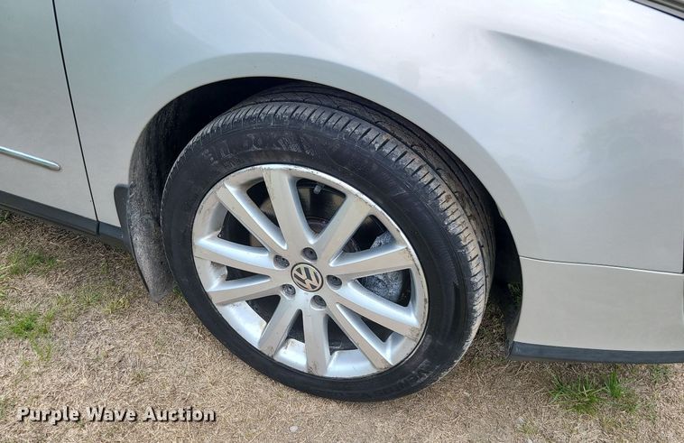 image for item MO9851 2010 Volkswagen Passat