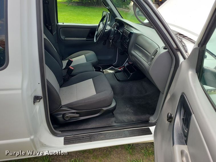 image for item MO9852 2006 Ford Ranger  SuperCab pickup truck