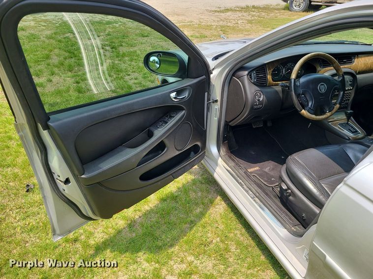 image for item MO9853 2003 Jaguar X-Type 3.0