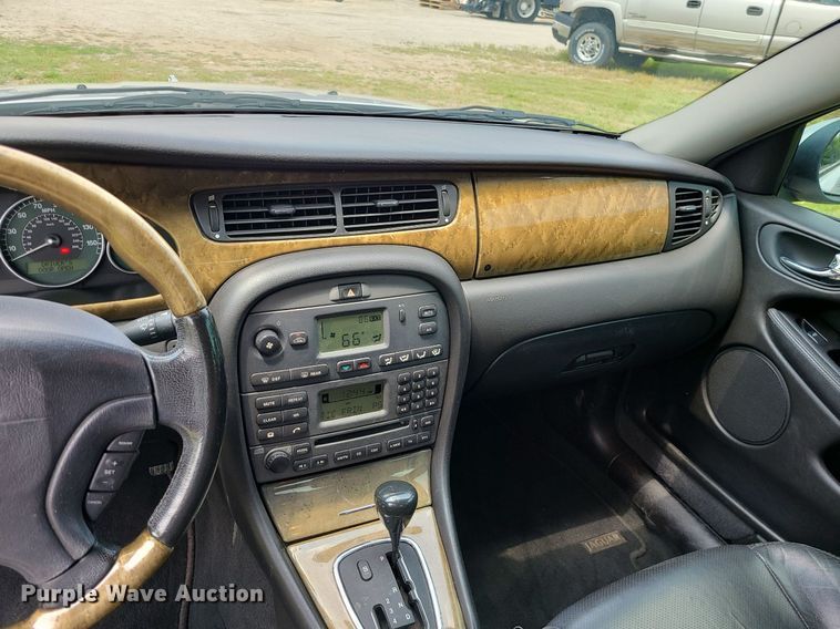 image for item MO9853 2003 Jaguar X-Type 3.0