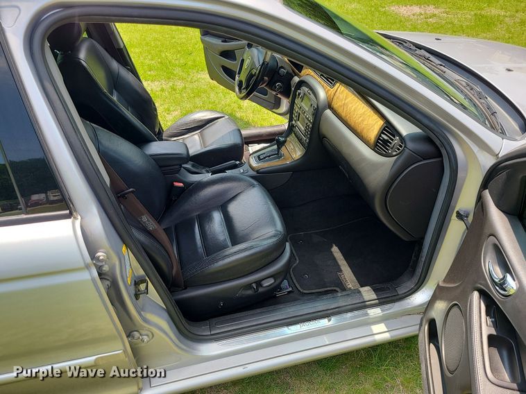 image for item MO9853 2003 Jaguar X-Type 3.0