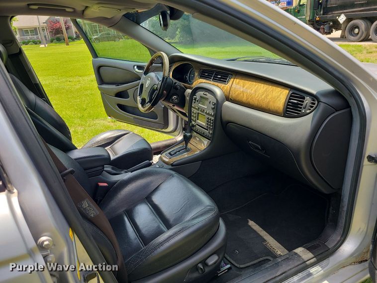 image for item MO9853 2003 Jaguar X-Type 3.0