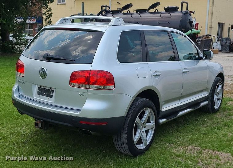 image for item MO9854 2005 Volkswagen Touareg  SUV