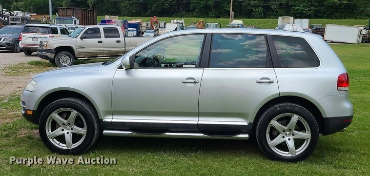 image for item MO9854 2005 Volkswagen Touareg  SUV