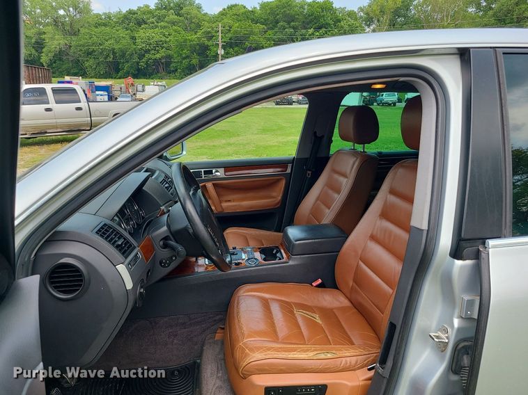 image for item MO9854 2005 Volkswagen Touareg  SUV